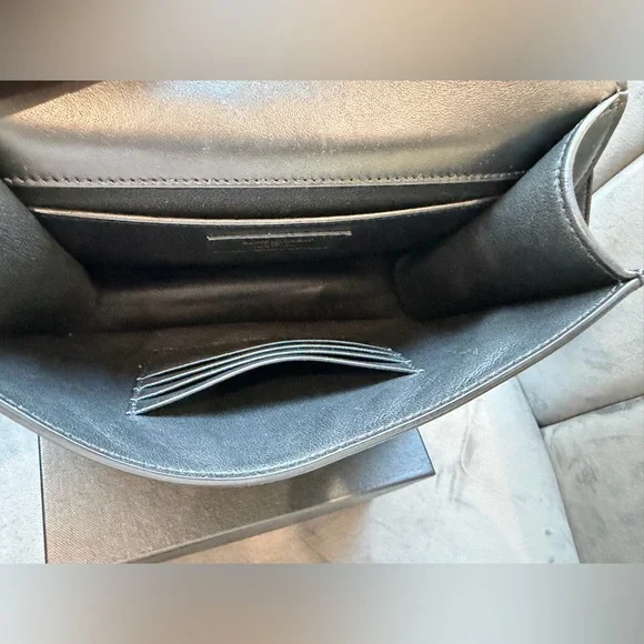 Yves Saint Laurent Spontini Saddle Bag Black in Smooth Calfskin Monogram Camera - Picture 5 of 17